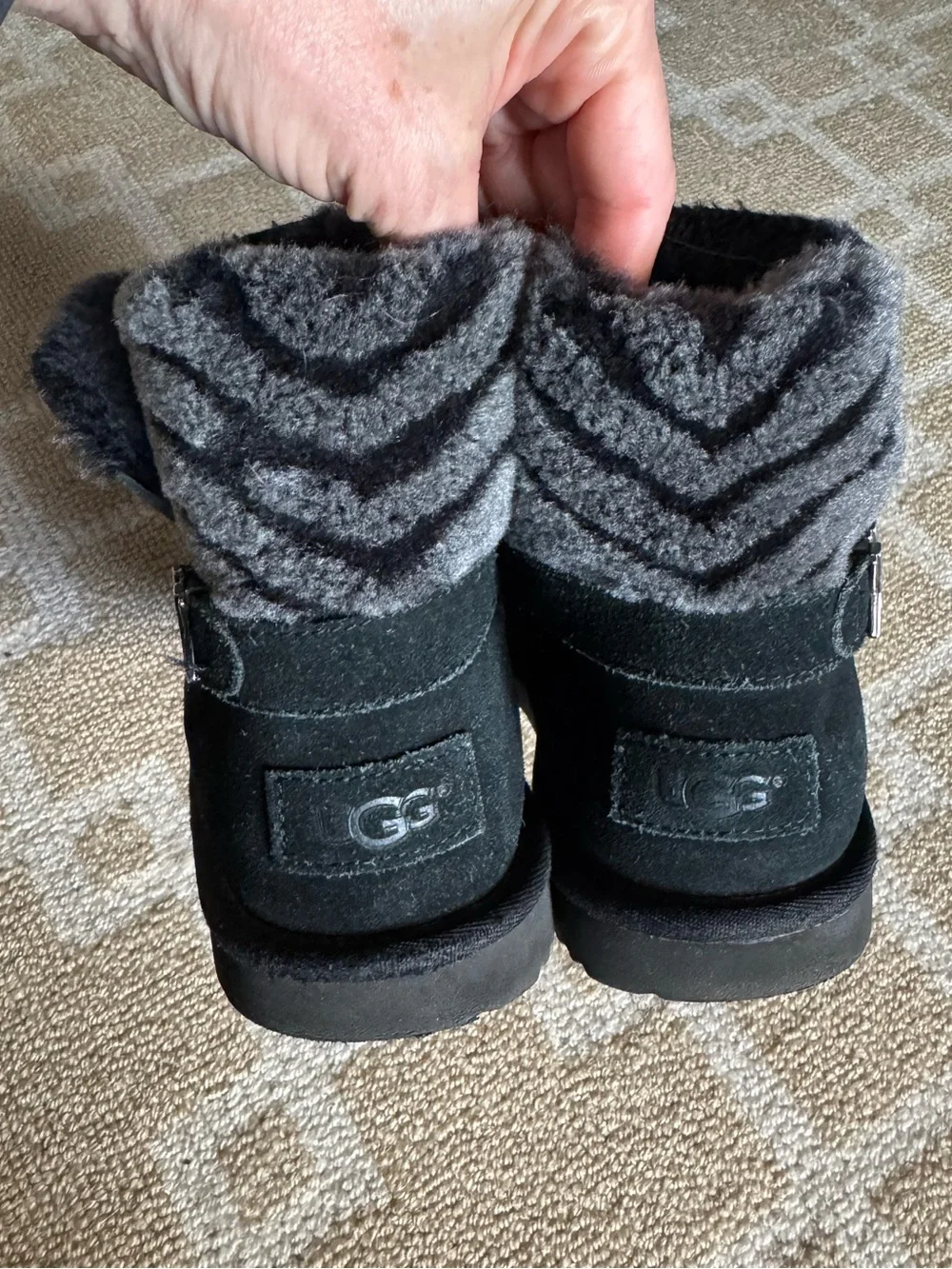 UGG Adria Suede Shearling Fur Cuff Ankle Boots Black Gray Girls Size 4